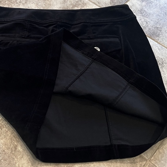 WHBM Black Corduroy Mini Skirt High Rise Button Accent Stretch Size 8 Y2K Style - Picture 3 of 10